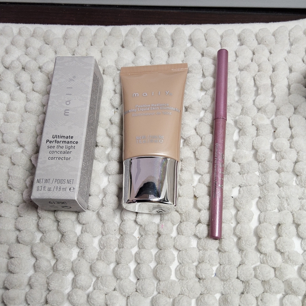 NWOT Mally Make Up Bundle. 3 pieces, skin illuminator, concealer, and perfector